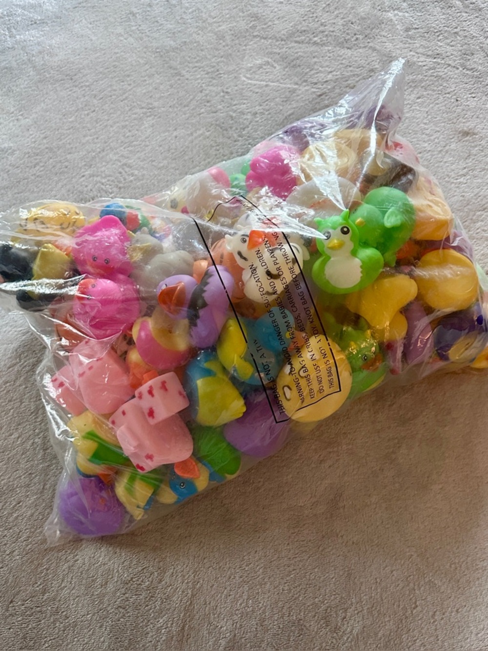 Dreidel Company Bag of 100 Various Rubber Ducks - Picture 2 of 4